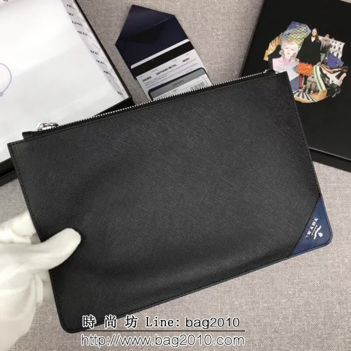 PRADA普拉達 官網同步 專櫃最新款 頂級原單十字紋牛皮 男士手包 2NG005 DD1932